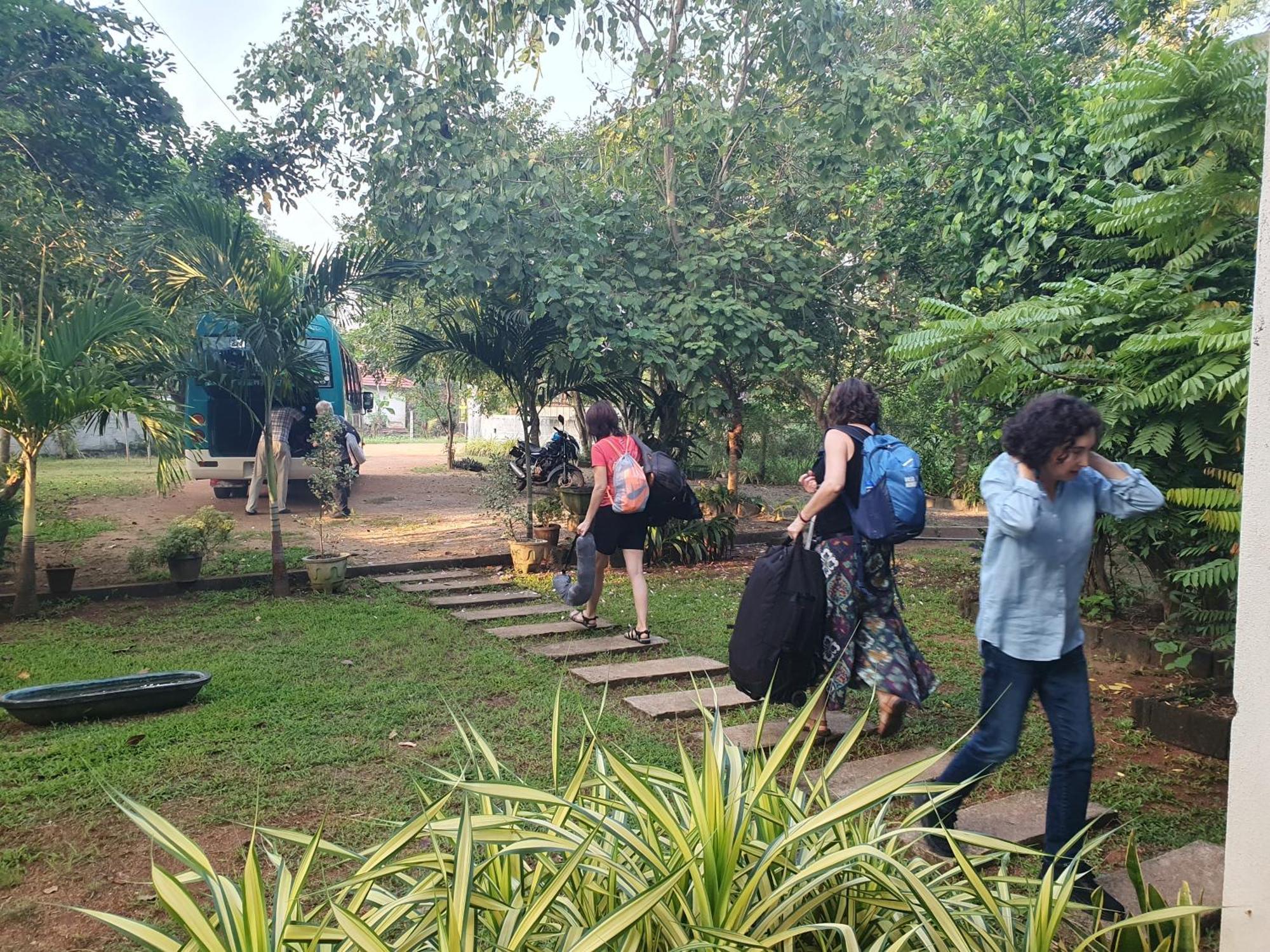 Ruwinsons Canal Garden Anuradhapura Buitenkant foto