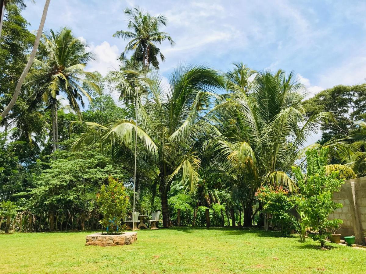 Ruwinsons Canal Garden Anuradhapura Buitenkant foto